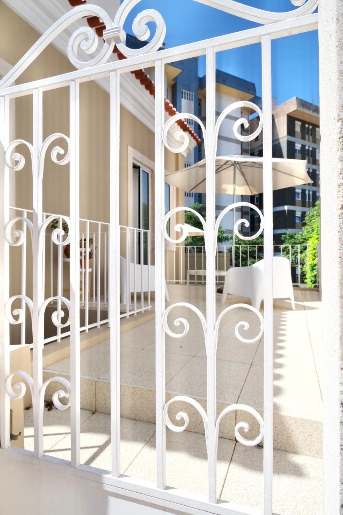 Vila Julieta Guesthouse Коимбра Экстерьер фото