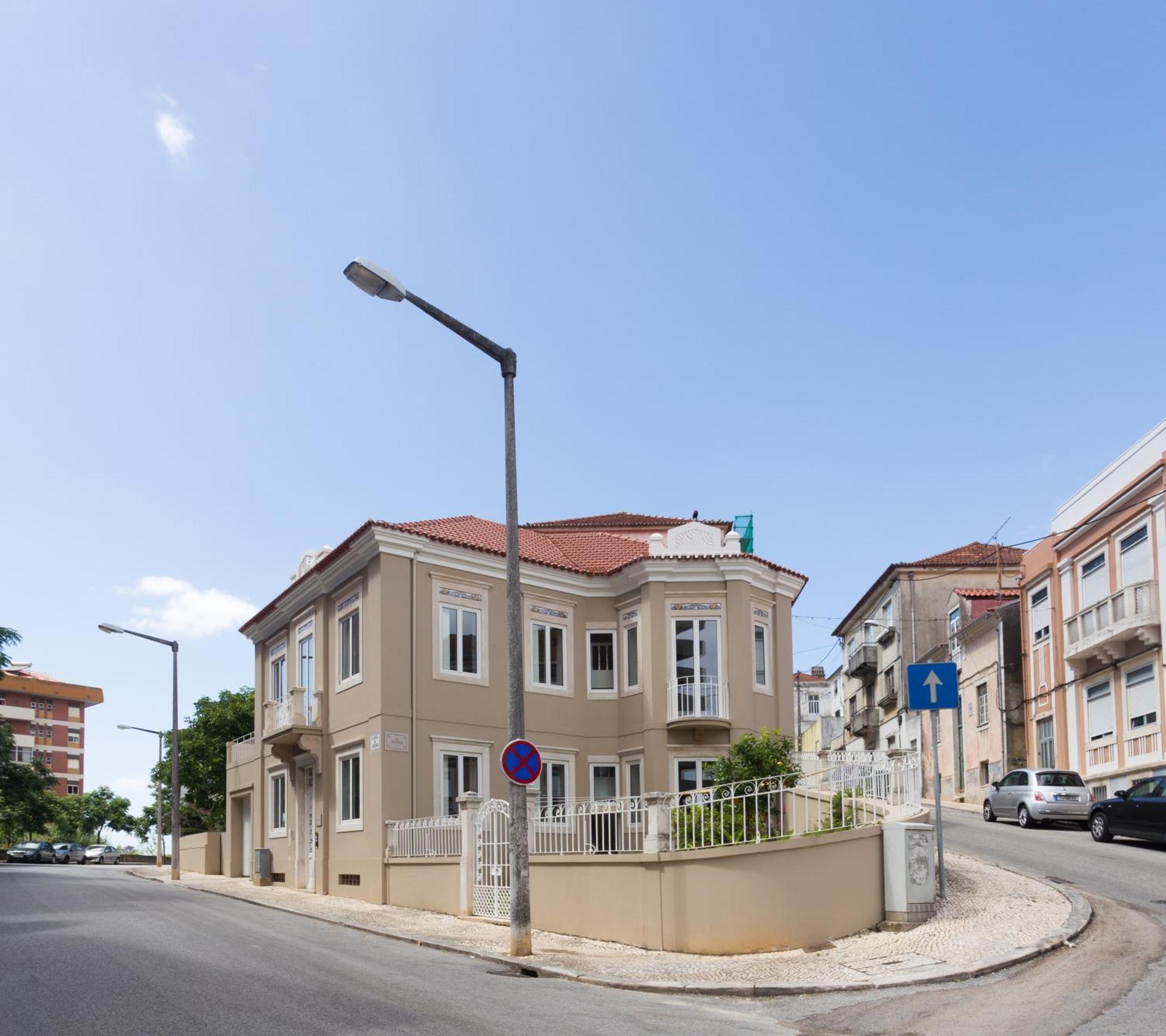 Vila Julieta Guesthouse Коимбра Экстерьер фото