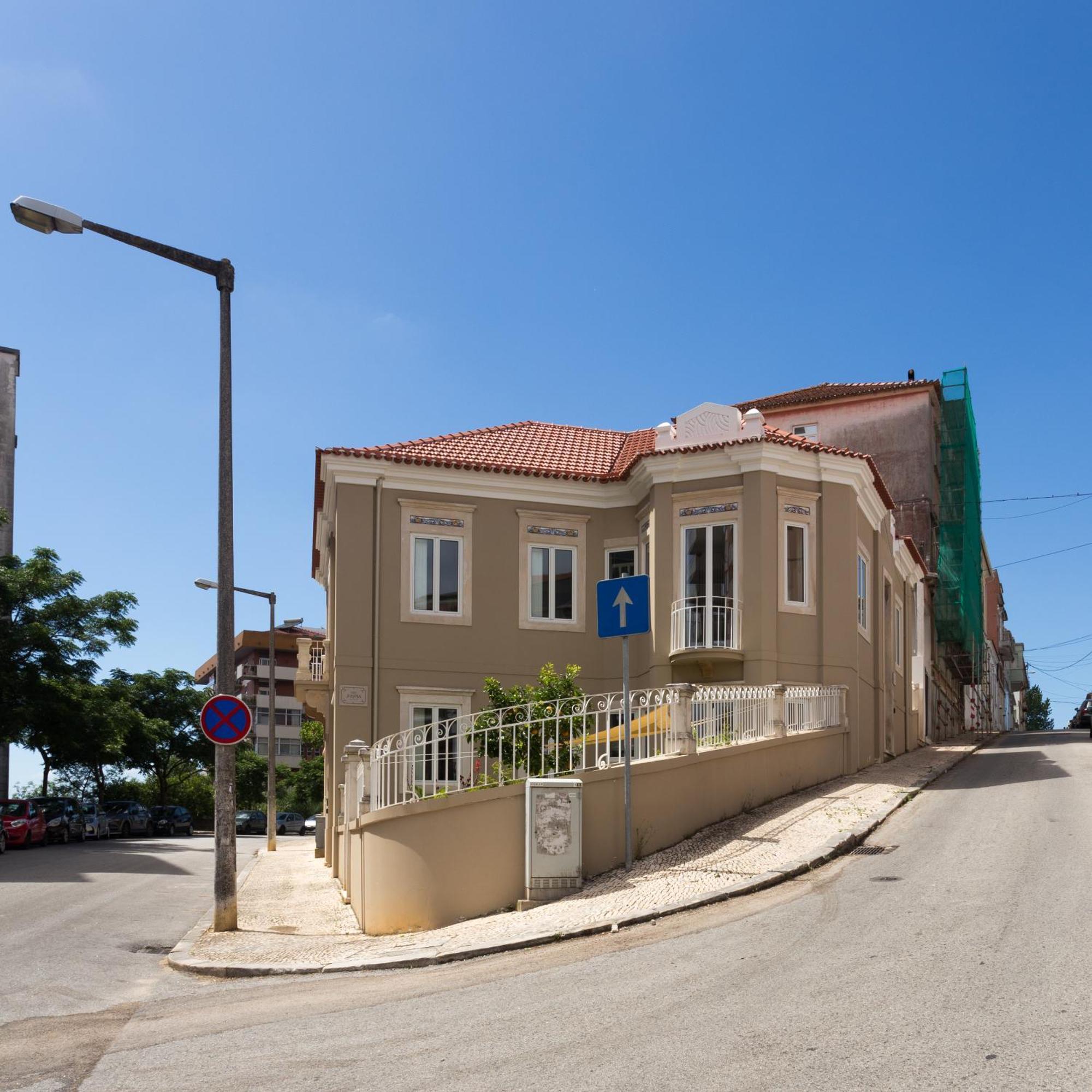 Vila Julieta Guesthouse Коимбра Экстерьер фото